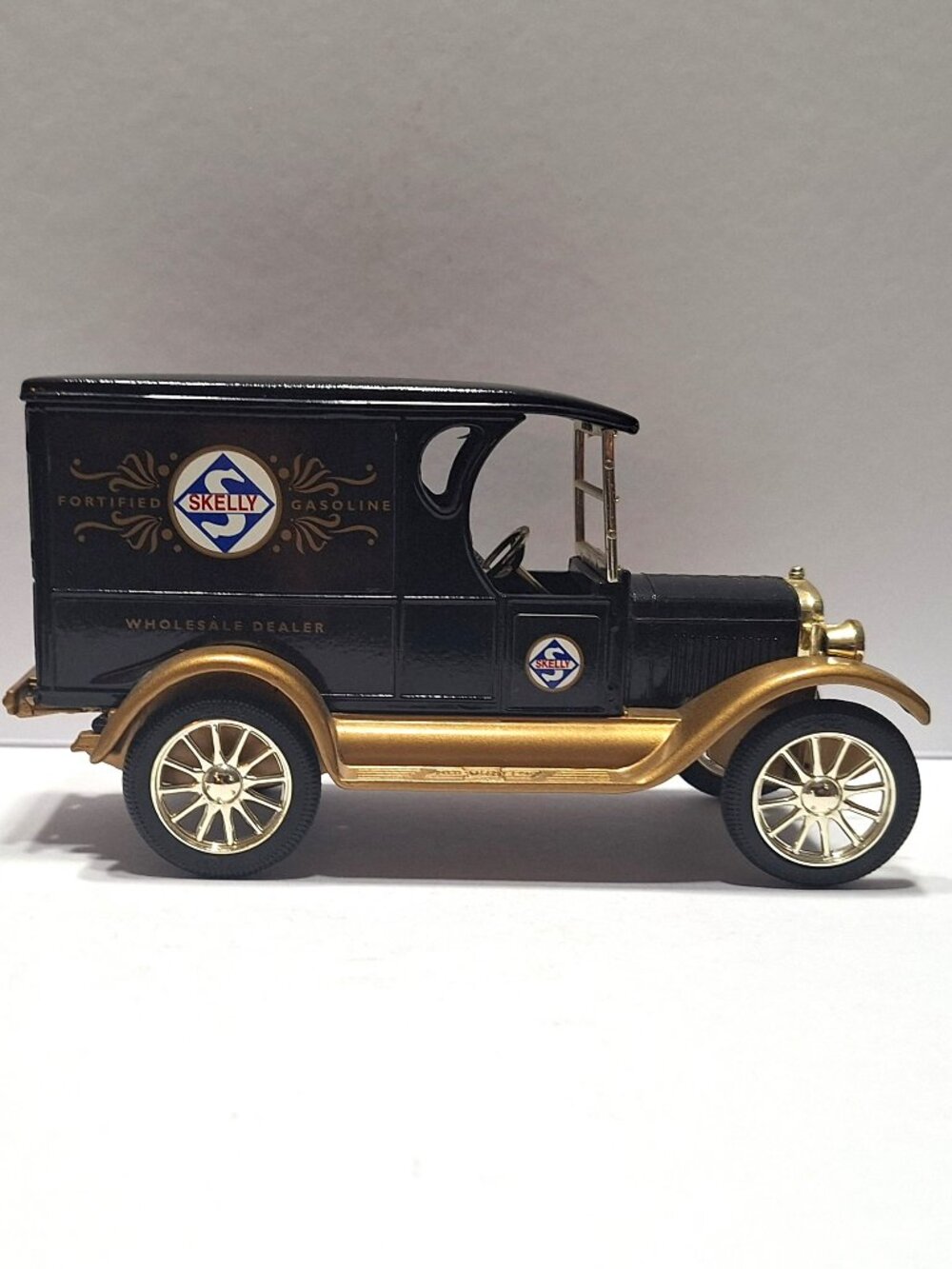 1923 Chevrolet Die Cast Delivery Van Coin Bank By ERTL 1:25 Scale